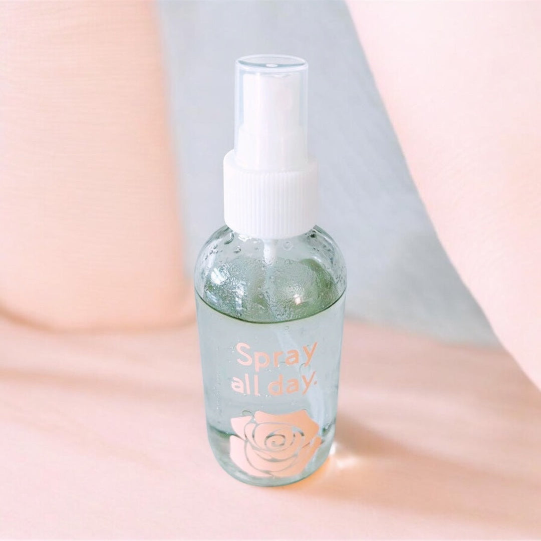 Rose moisturizing face spray with rose and copaiba essential oils for hydrating and refreshing skin.