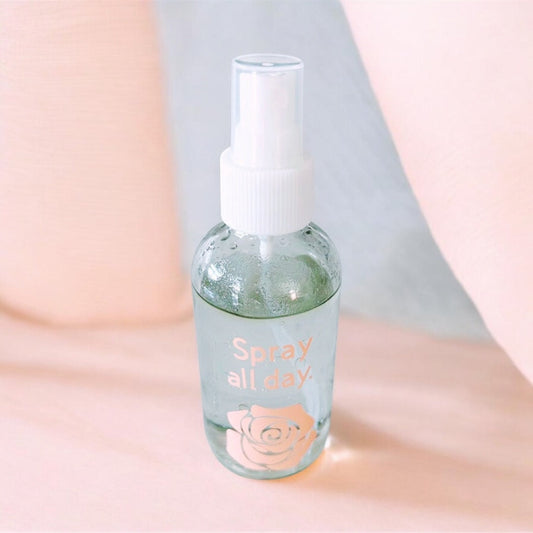 Rose moisturizing face spray with rose and copaiba essential oils for hydrating and refreshing skin.
